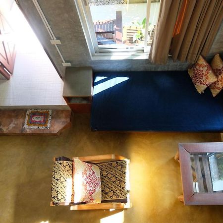 อ่าวนางเธิร์ดเพลส Bed & Breakfast Ao Nang ภายนอก รูปภาพ
