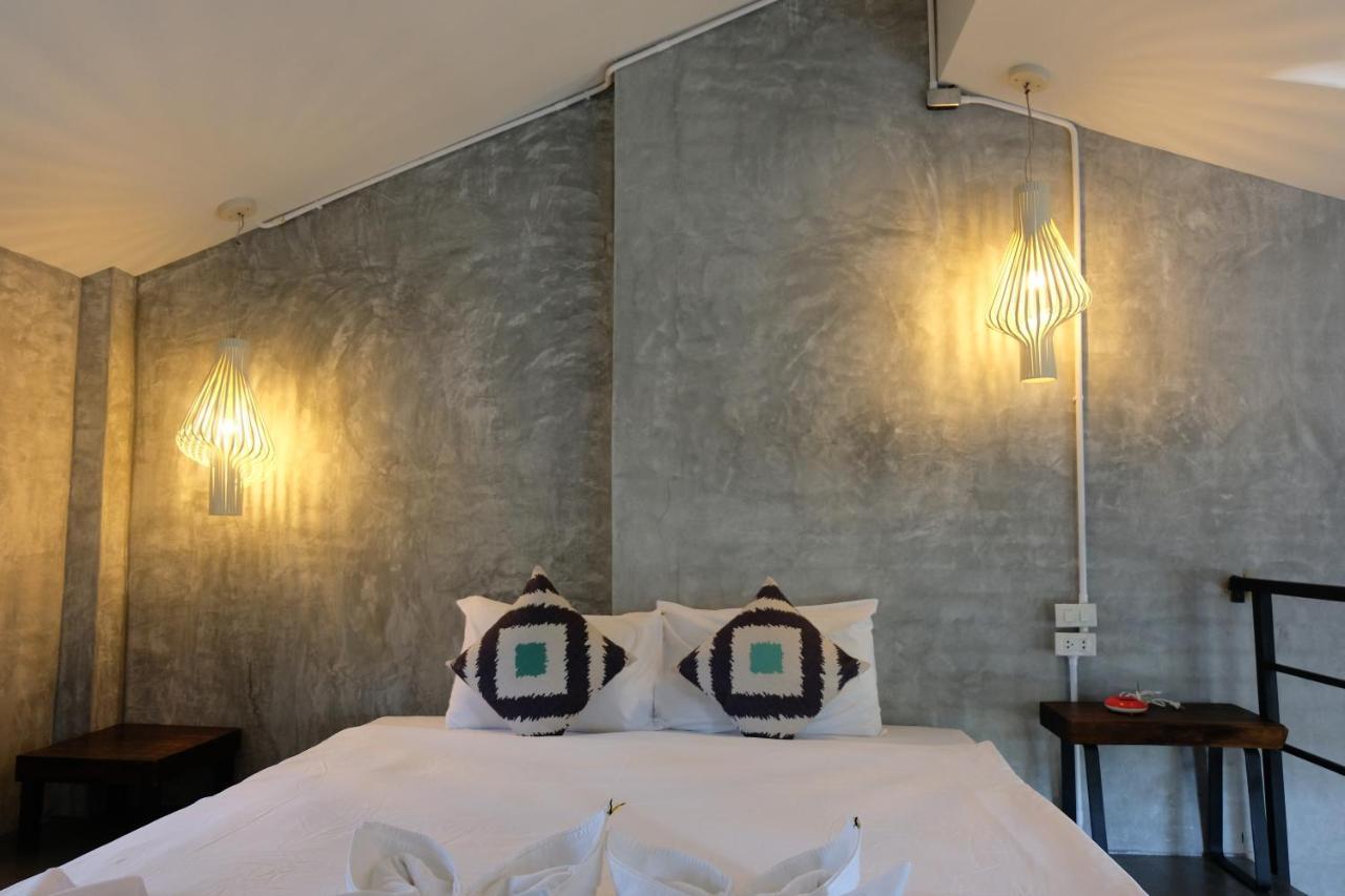 อ่าวนางเธิร์ดเพลส Bed & Breakfast Ao Nang ภายนอก รูปภาพ