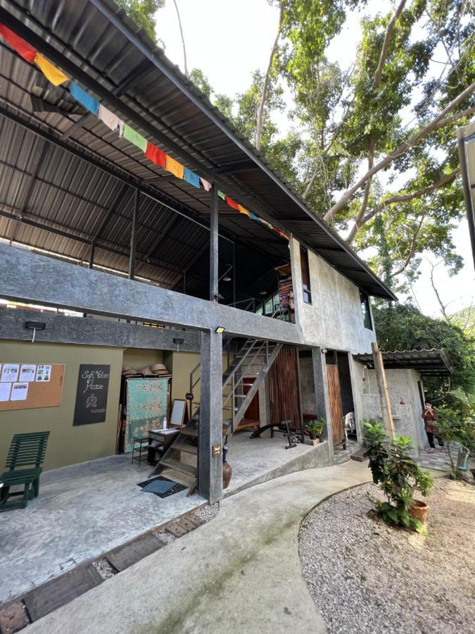 อ่าวนางเธิร์ดเพลส Bed & Breakfast Ao Nang ภายนอก รูปภาพ