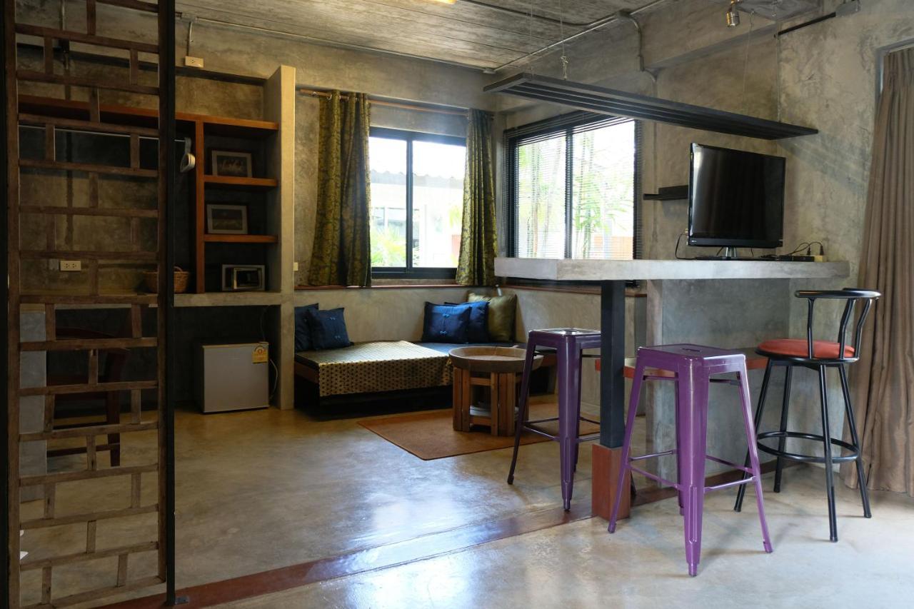 อ่าวนางเธิร์ดเพลส Bed & Breakfast Ao Nang ภายนอก รูปภาพ