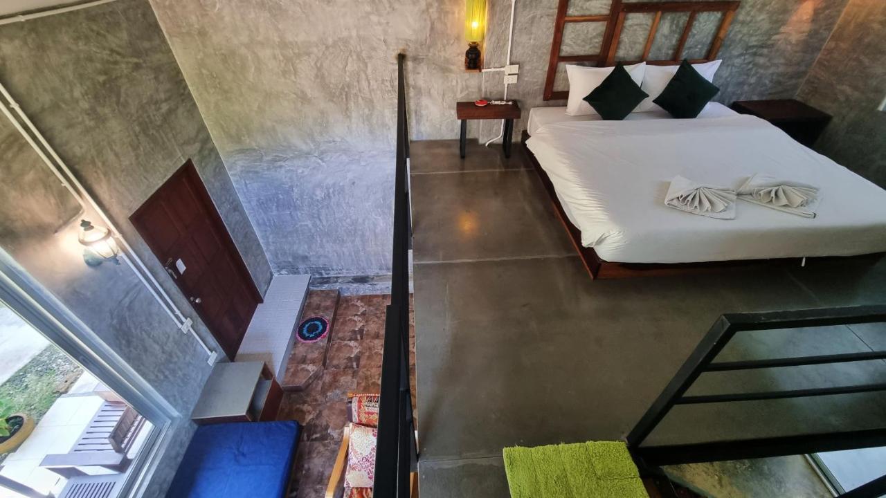 อ่าวนางเธิร์ดเพลส Bed & Breakfast Ao Nang ภายนอก รูปภาพ