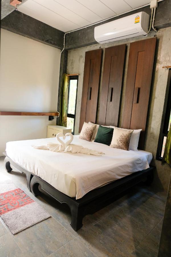อ่าวนางเธิร์ดเพลส Bed & Breakfast Ao Nang ภายนอก รูปภาพ
